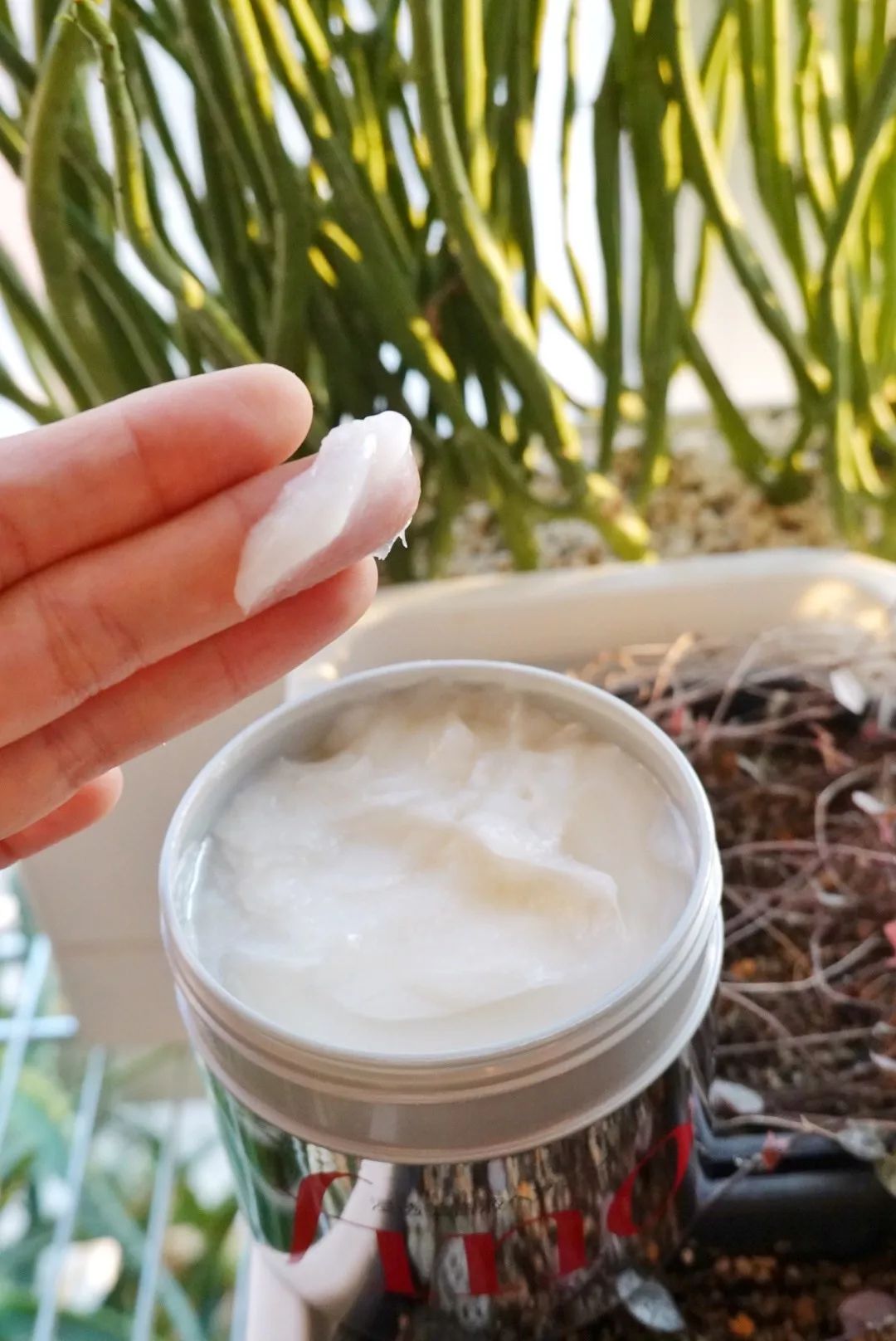 朋友圈精致生活却一地鸡毛,精致朋友圈背后的真实故事