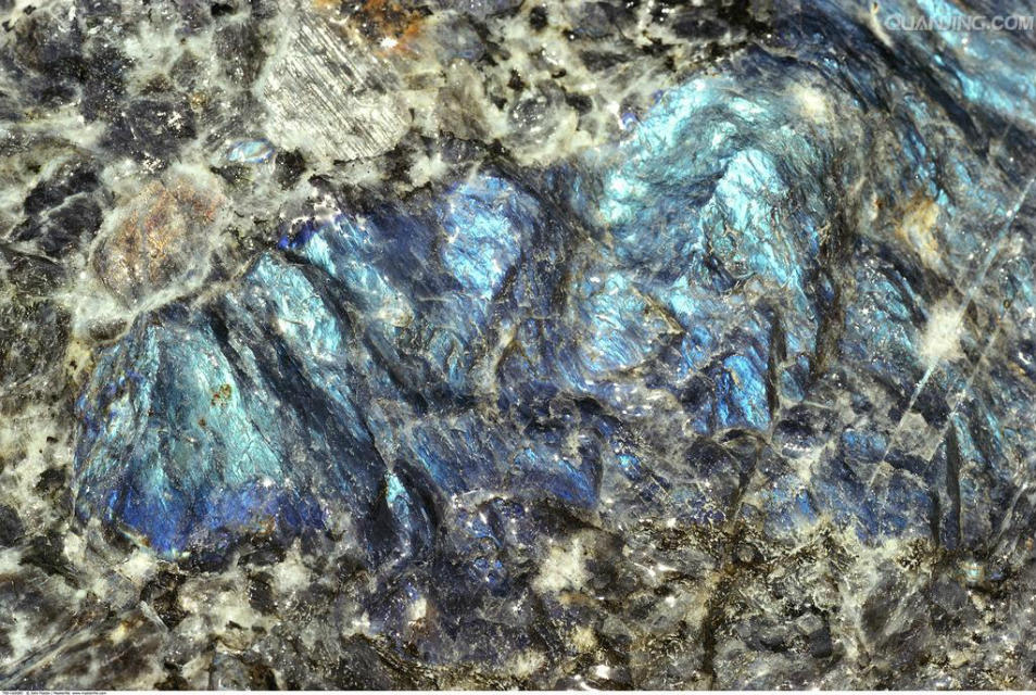 各种宝石原石的种类图片大全,高清彩色宝石原石图片大全