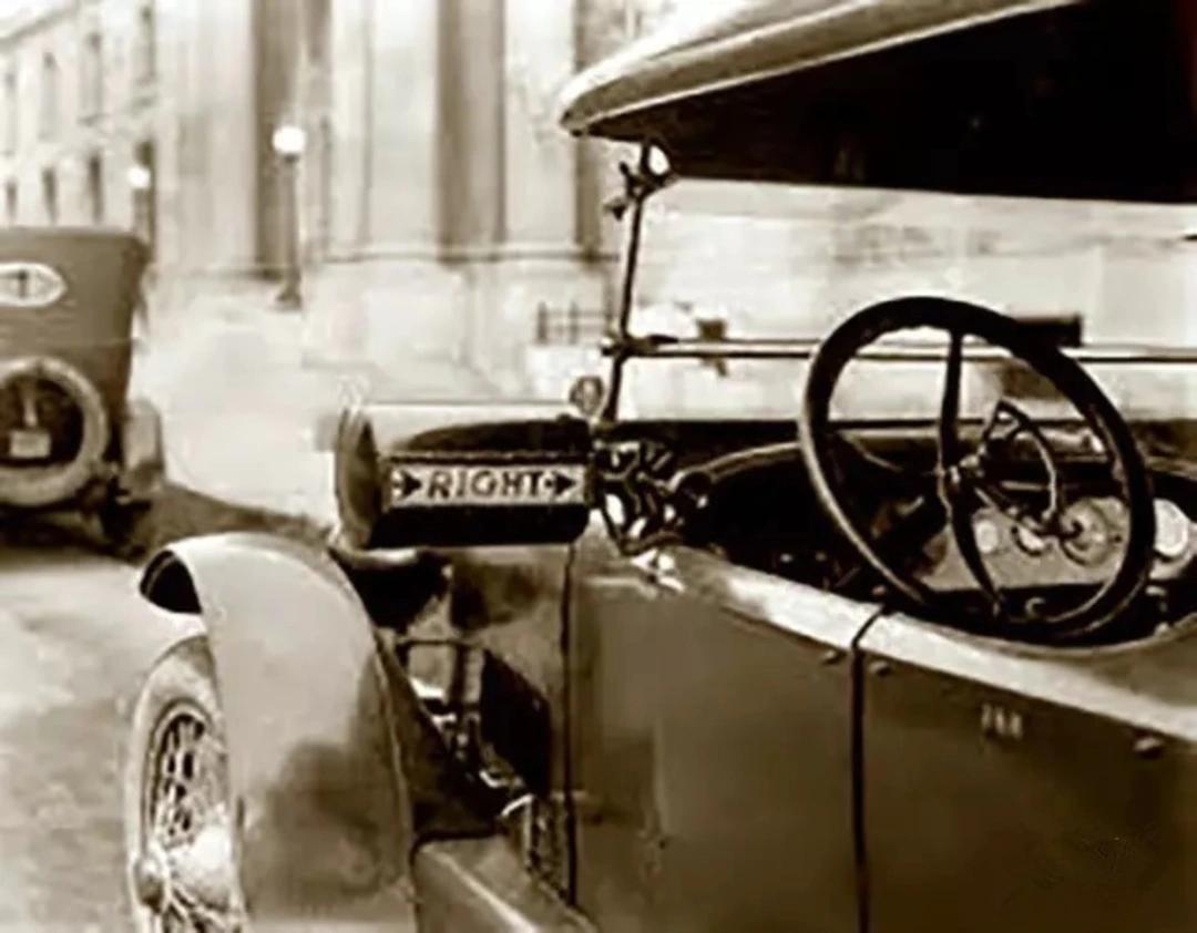 中国60年代汽车转向灯,早期汽车箭头转向灯是什么样子