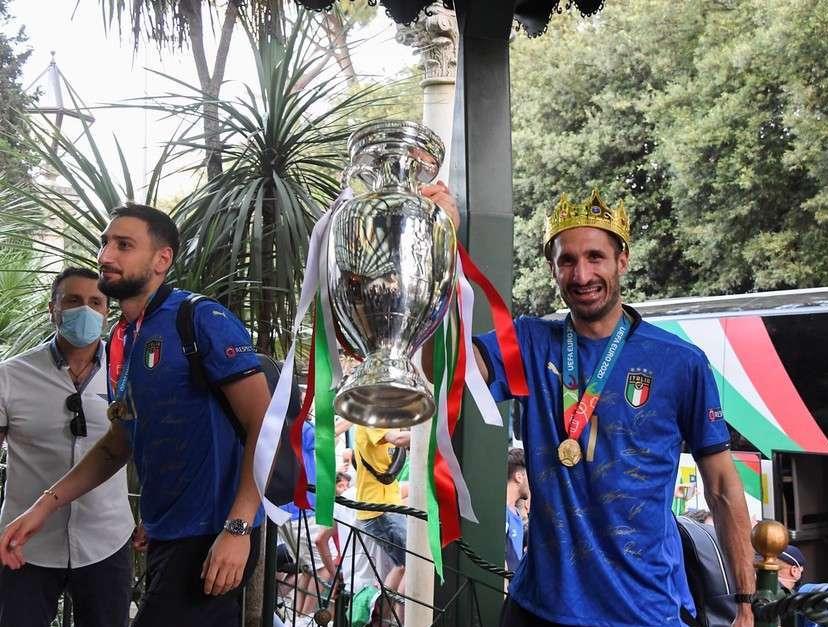 意大利带着足球回家,意大利带奖杯回罗马