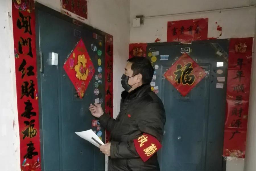 疫情再次来袭城管队员义不容辞 (城管如何做好新一轮的疫情防控)