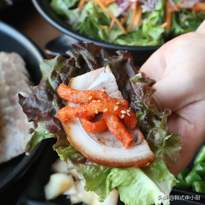东北经典的酱猪肘怎么做入味,韩式猪肘最好吃的做法