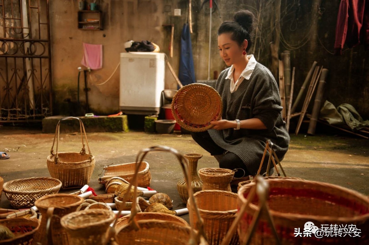 编织老匠人,73岁老人编织手艺