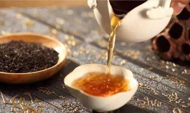 爱喝茶又担心睡不着觉？晚上喝茶找对方法，不会影响睡眠