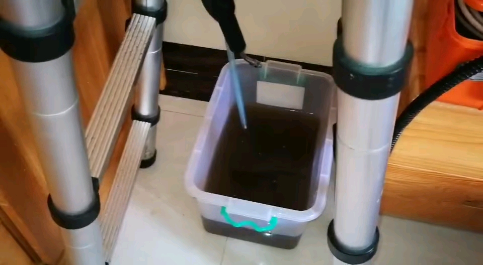 洗空调五分钟就洗完,五分钟洗掉衣服上的黑墨水