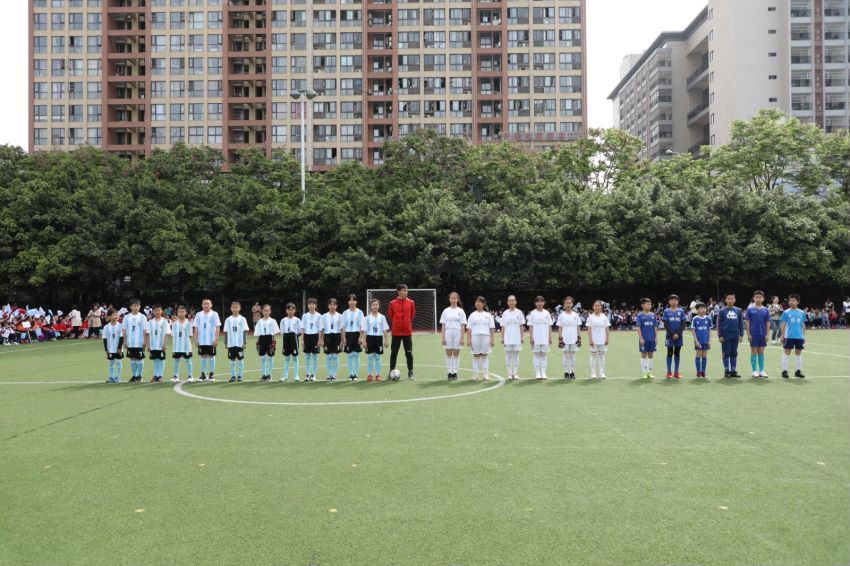 沙湾路小学班级足球联赛火热开赛,盐道街小学得胜分校足球联赛