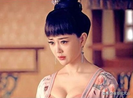 张定涵许晴撞脸,张定涵写真曝光柔美古韵似画中人