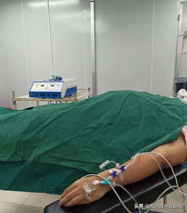 25岁女孩肚子巨型肿瘤,肚子里特大肿瘤的25岁女孩