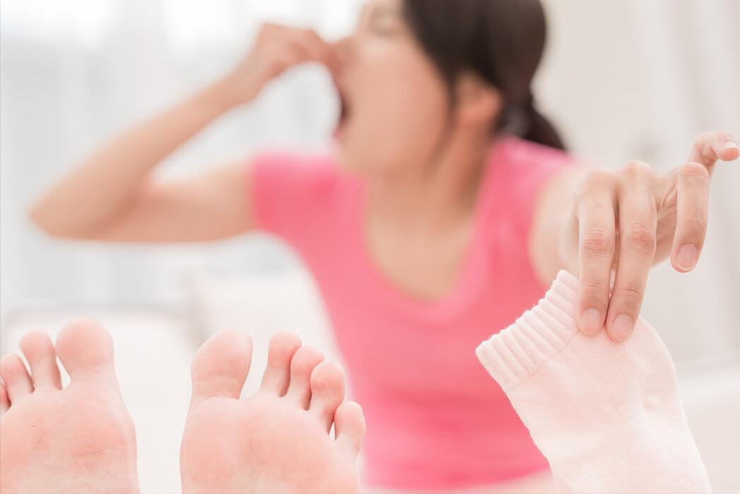 脚臭能彻底根治吗,有脚臭怎么办教你一招快速去脚臭