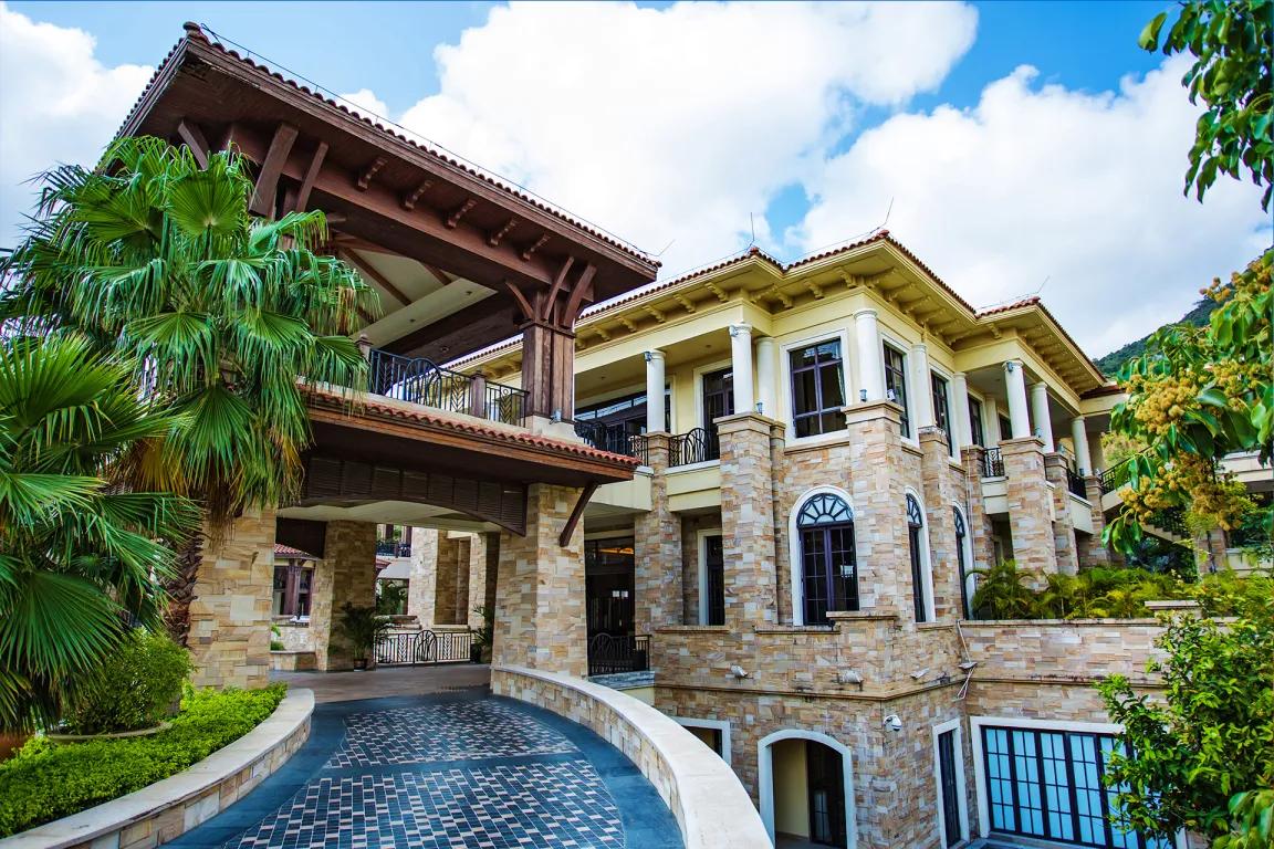 铂爵旅拍婚纱照三亚拍摄风格,铂爵旅拍三亚婚纱照一套多少钱