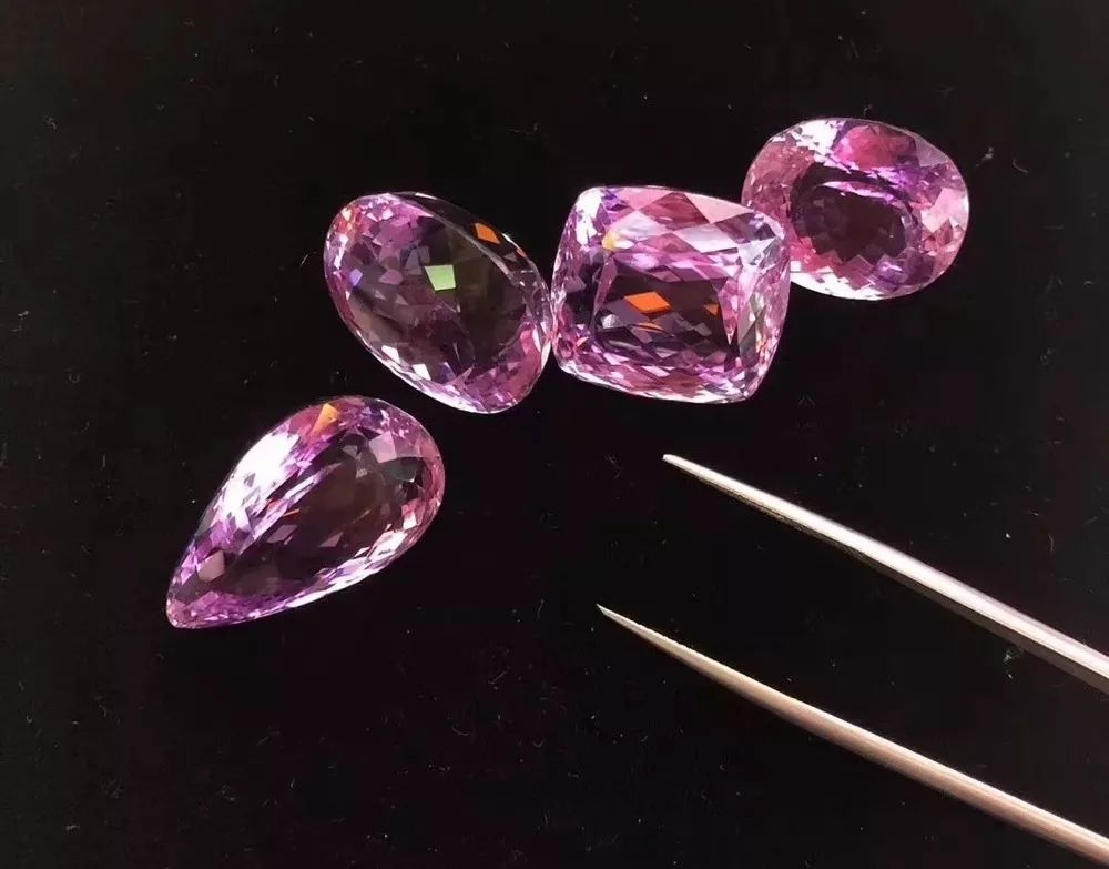 美国一代女王留下的华丽珠宝,美国第一夫人首饰