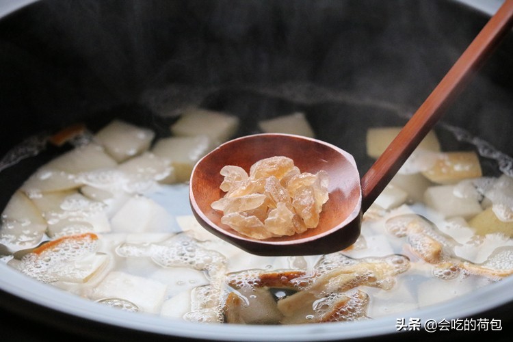 秋季这样吃梨加倍润肺止咳,秋季要多吃哪些食物