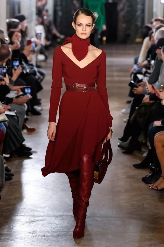 怎样穿得既有气质又显年轻,小个子气质高级穿搭