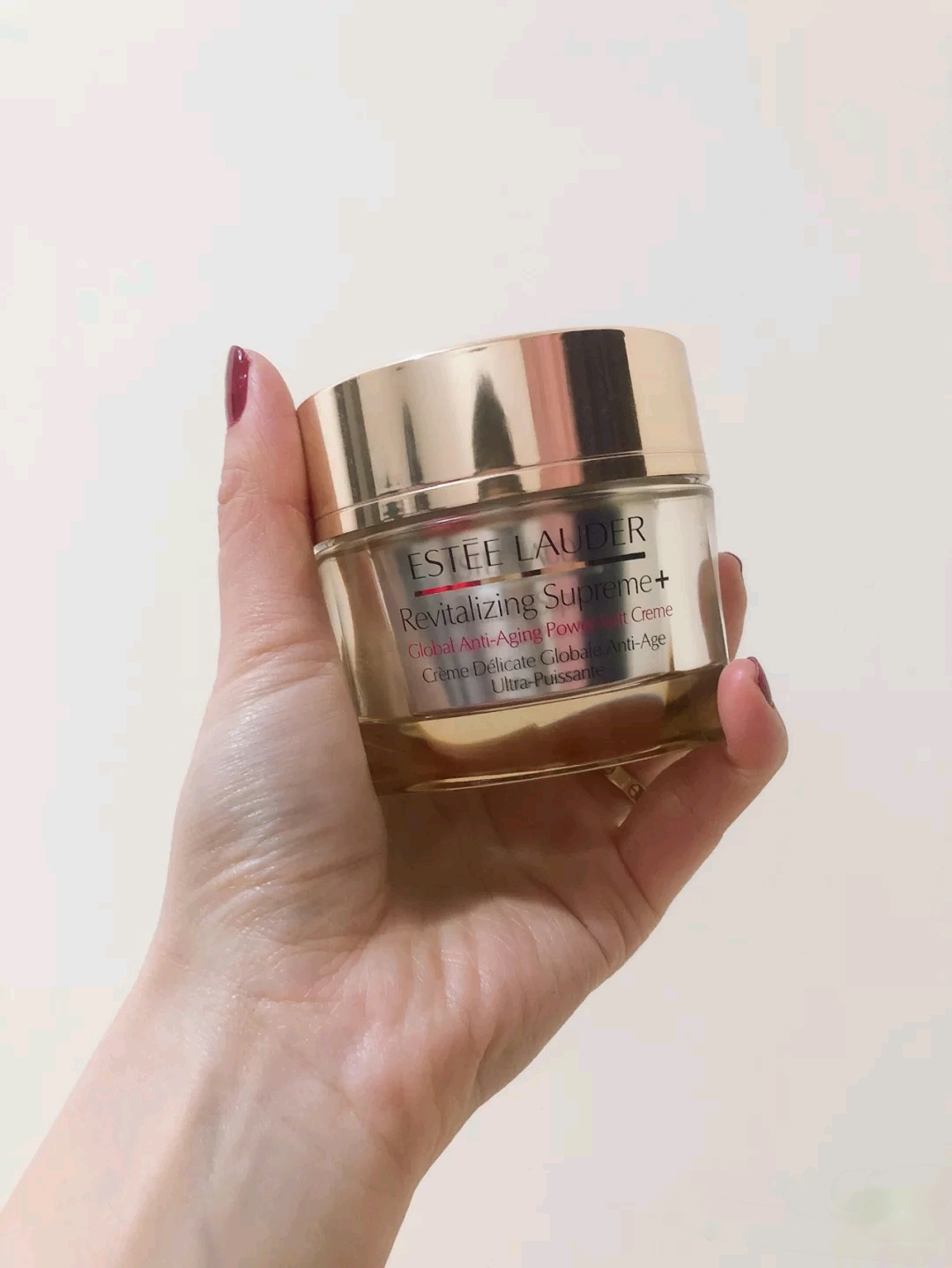 雅诗兰黛跟资生堂哪个好用,雅诗兰黛和资生堂哪个性价比高