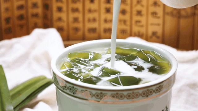 把整颗人参怼进龟苓膏里！论养生，还是深圳人厉害