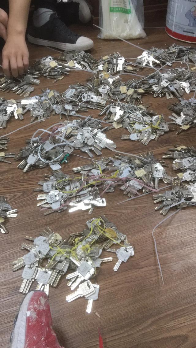 做装修一个月能挣一万吗,做装修的工人为什么工资那么高