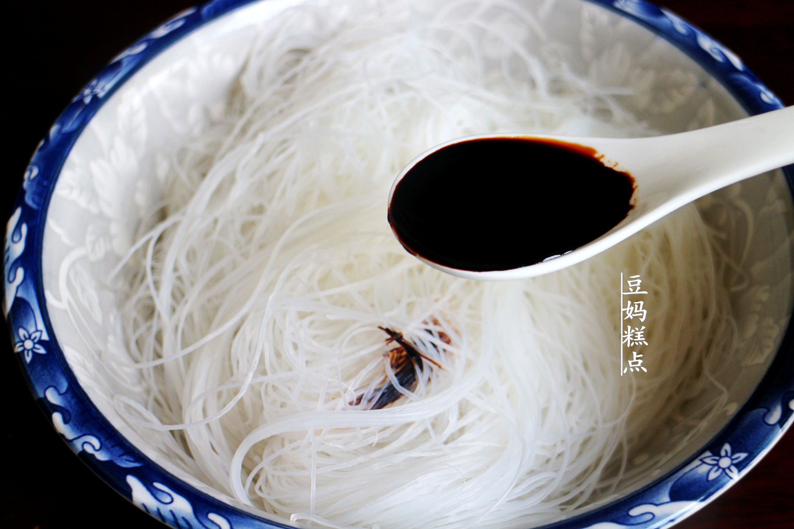 炒米粉里的干米粉如何泡软,炒米粉的米粉怎么泡米粉才不硬