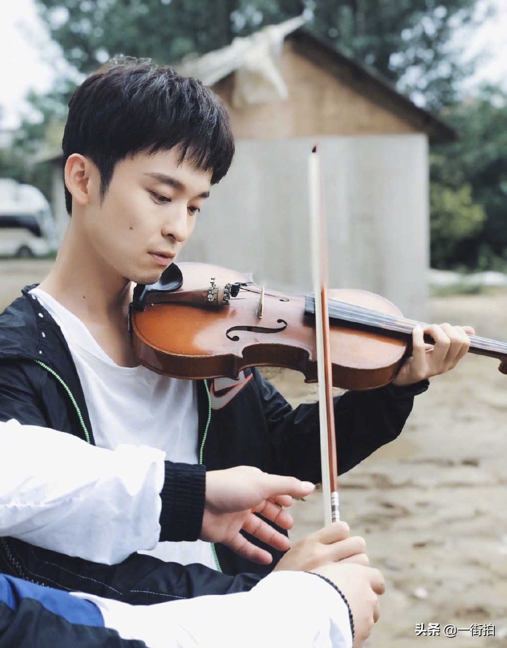 董子健孙怡晒照为女儿庆生,董子健和孙怡孩子年龄