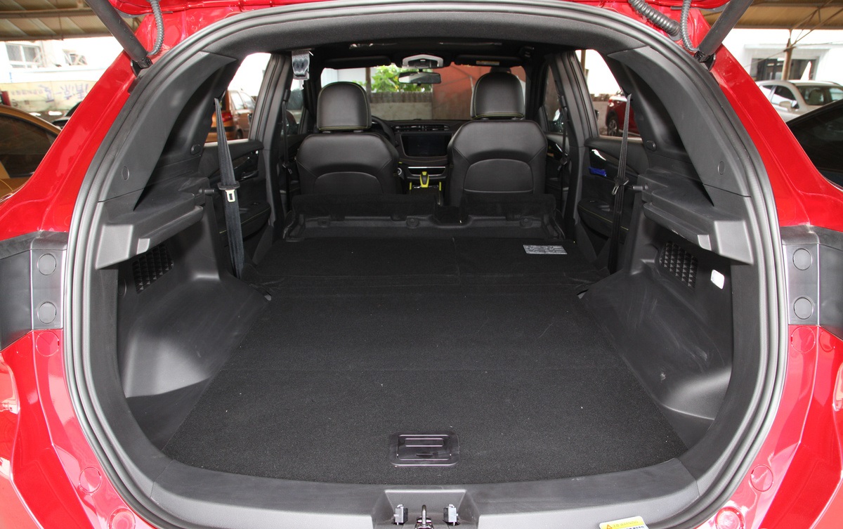 轴距2.7米的车,轴距2.65米以上的车