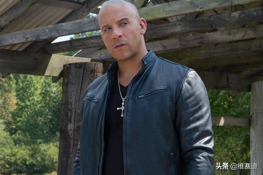 巨石强森和范迪塞尔一模一样,巨石强森大还是范迪塞尔大