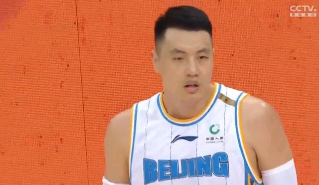 翟晓川失控集锦,翟晓川怒吼裁判原音