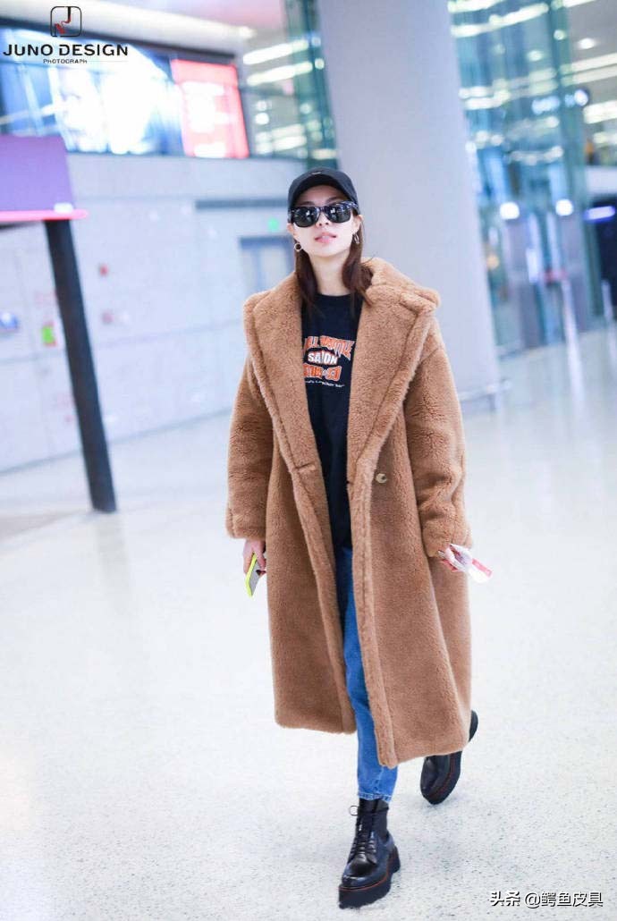 将独有的艺术文化融进产品之中,把艺术创作融入到衣服里