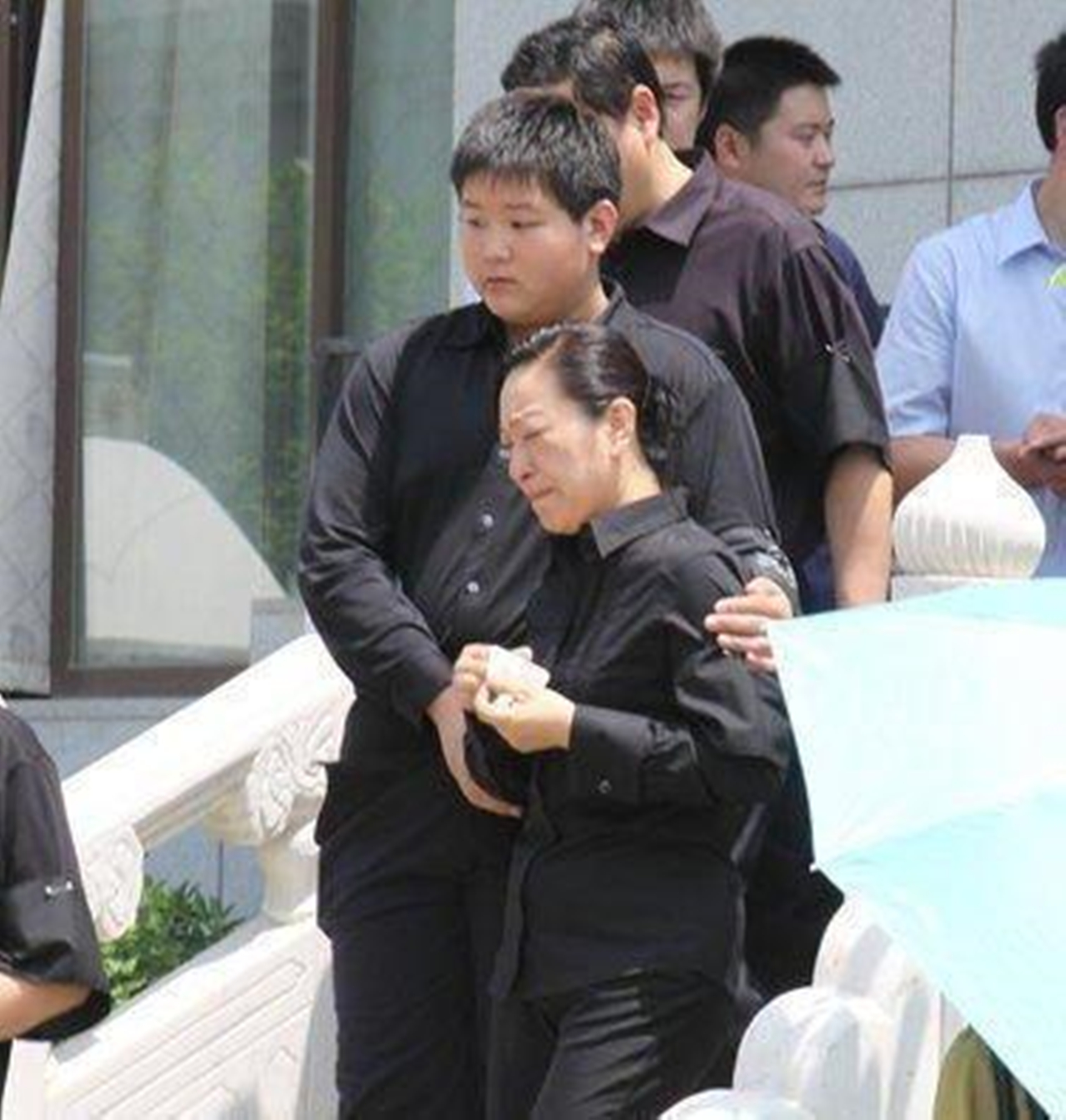 罗京去世十年妻子改嫁富商,罗京逝世十一年妻子改嫁富商