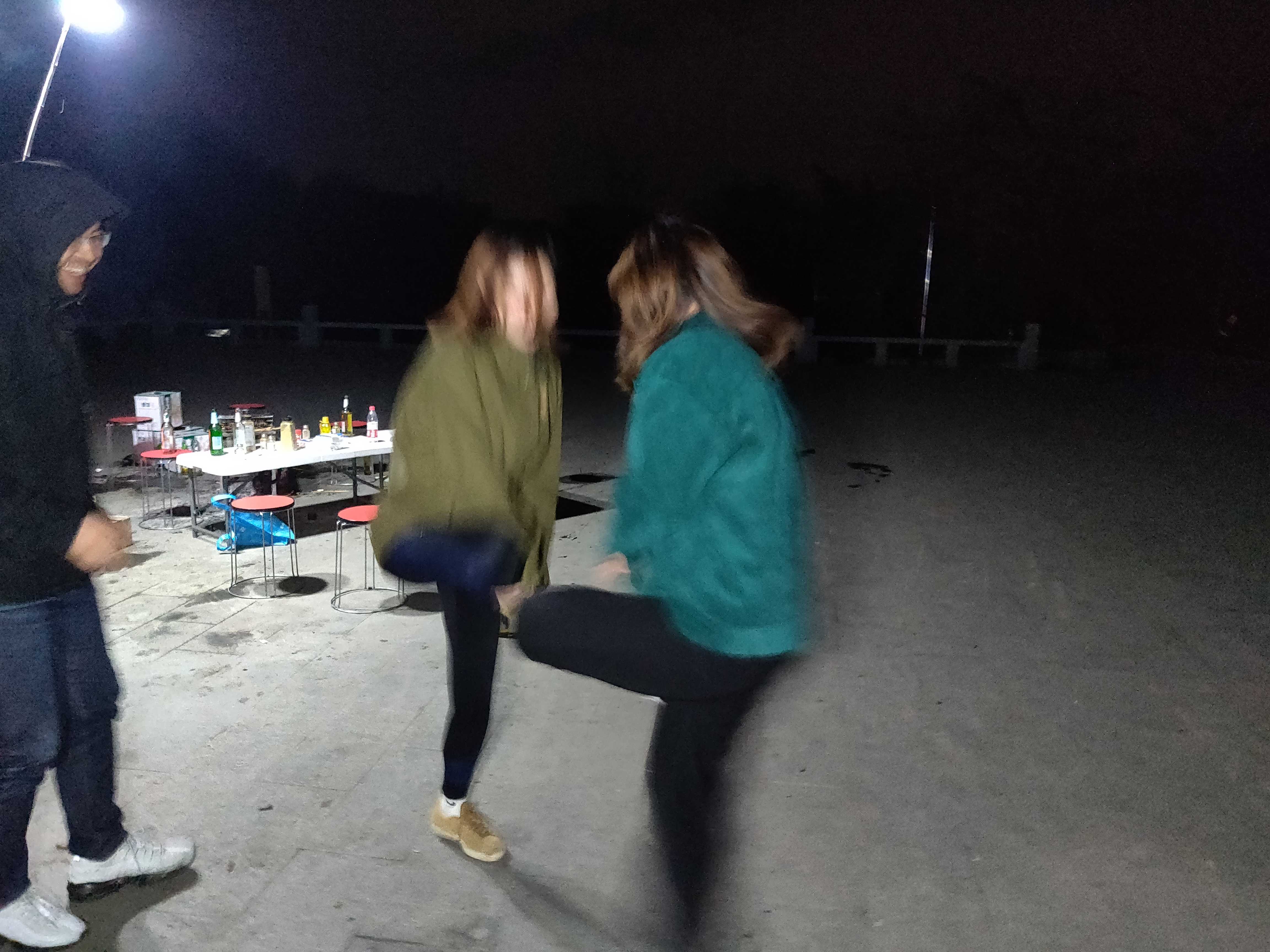 三山岛夜摊人偶遇亿万富翁