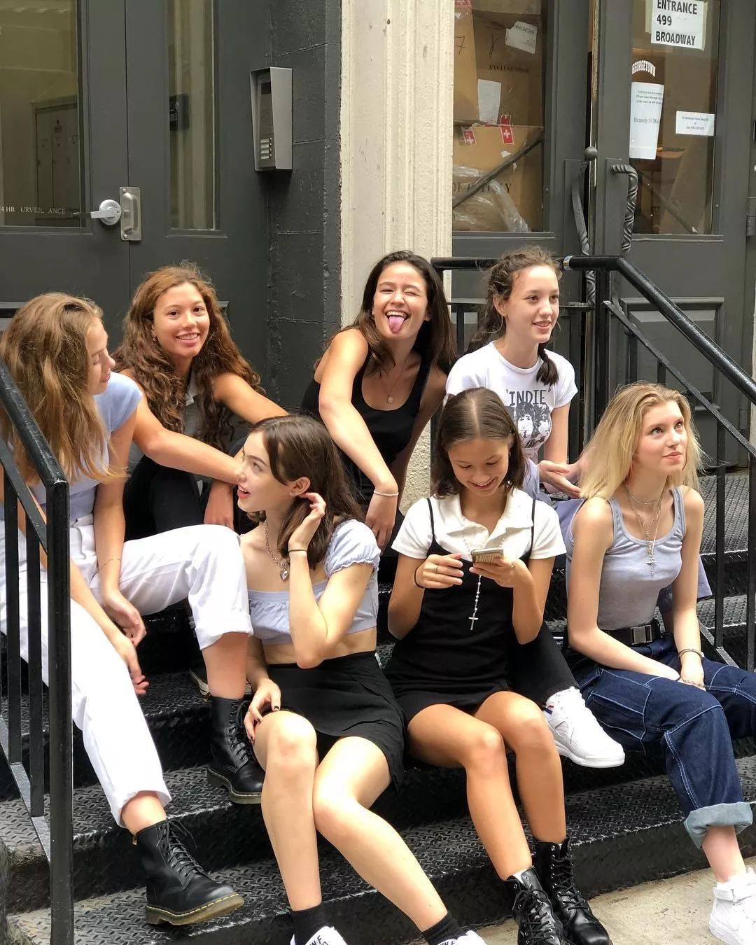 教你100元变身梦幻九头身KaiaGerber