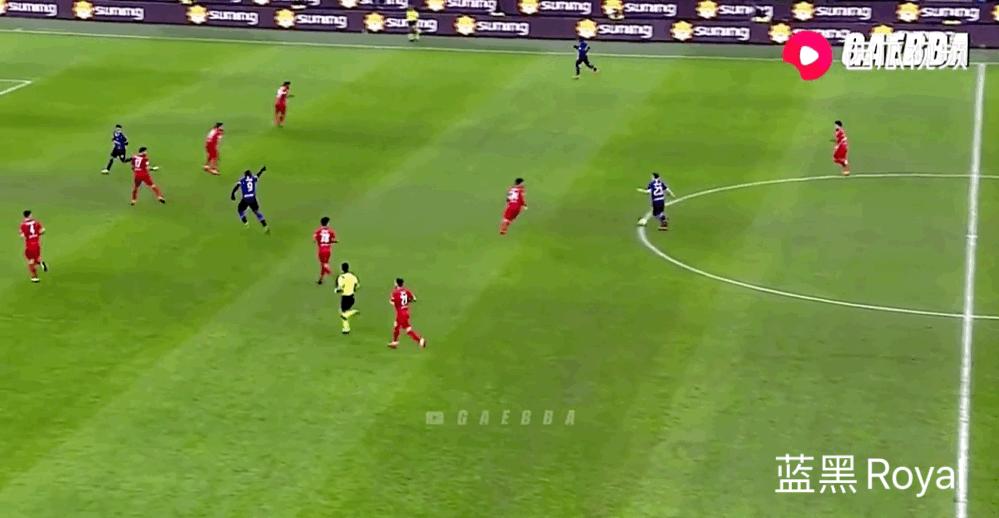 全能型中场巴雷拉,全能中场巴雷拉欧冠精选