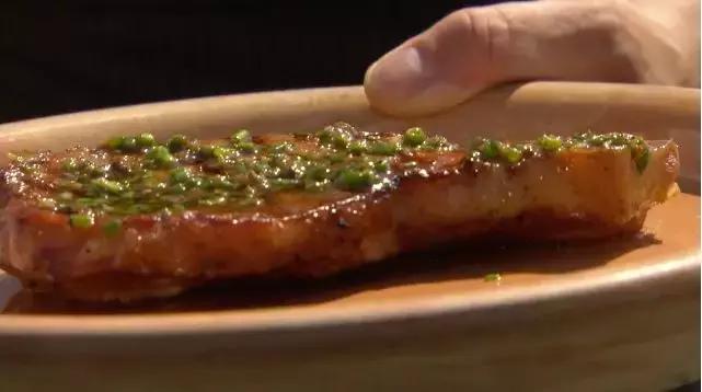 在德国吃小猪头,在德国吃香肠