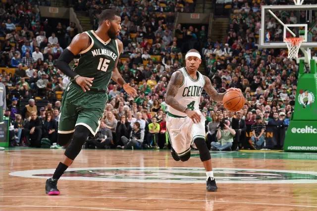 篮球控球后卫应该在场上干什么,打篮球时前锋中锋后卫都是指什么