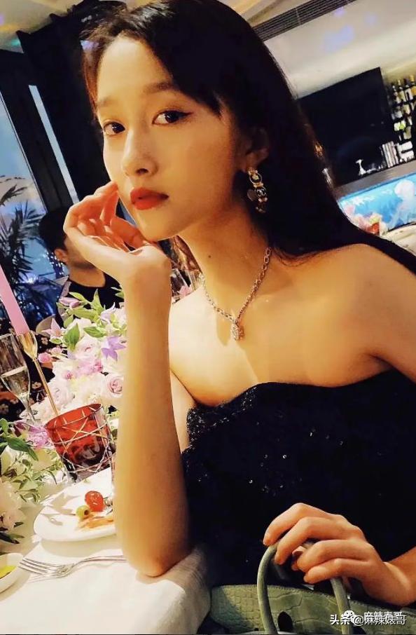 关晓彤假装吃植物肉澄清视频,关晓彤为人造肉宣传翻车