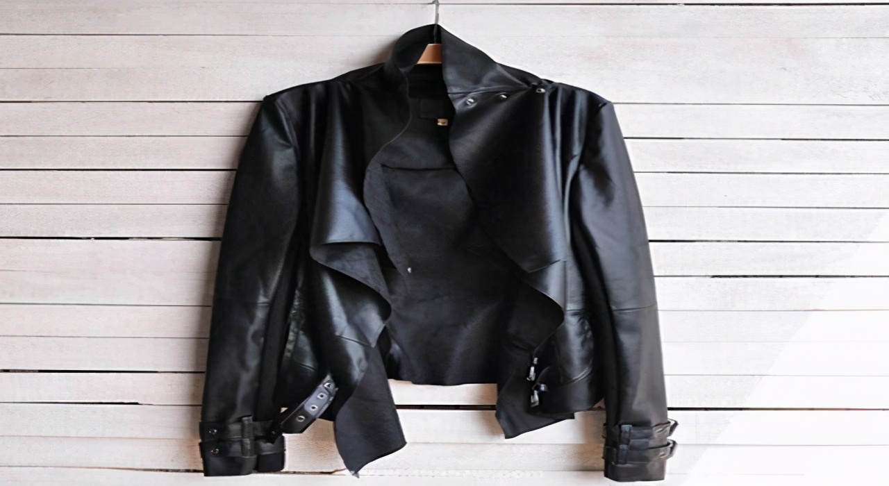 皮衣送去清洗价格多少,皮衣拿去干洗店洗多少钱