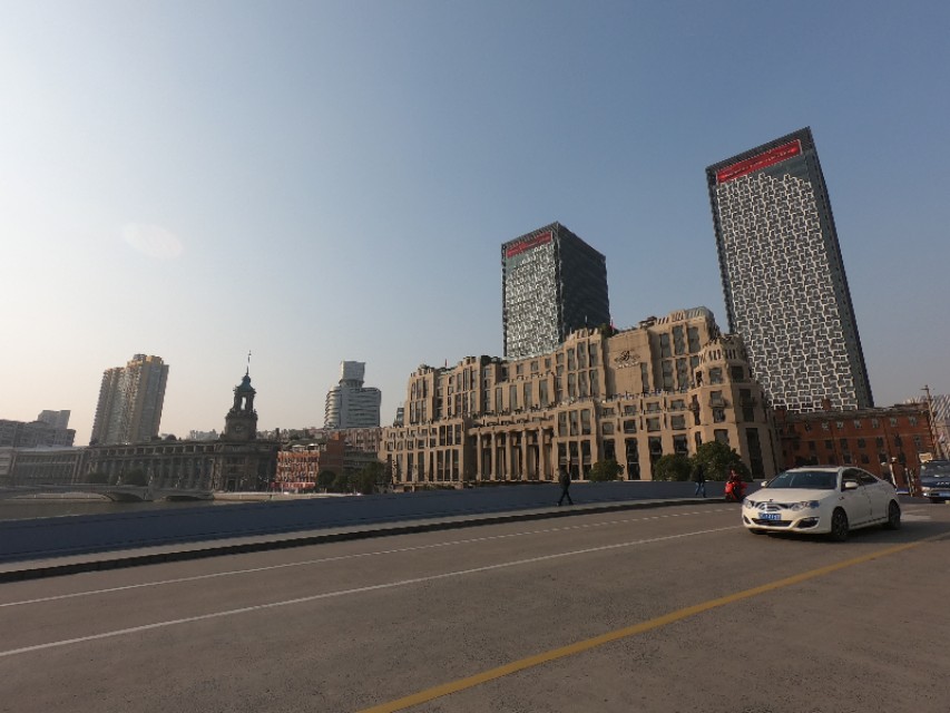 实拍上海干净的街道市容，不愧是一线城市，和你心中的魔都一样吗