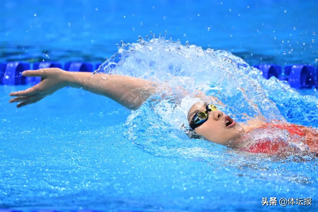 余依婷的事迹,余依婷引体向上