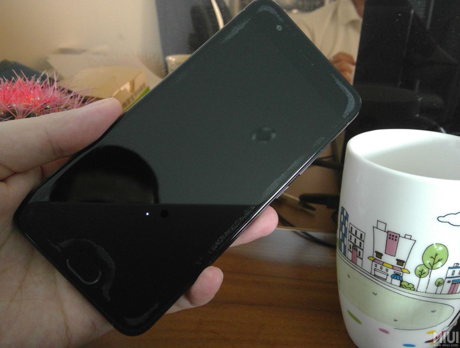 手机贴膜有讲究这些你都知道吗,手机贴膜的正确方法和注意事项