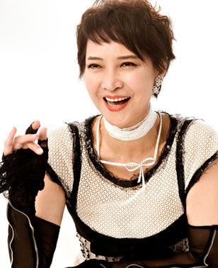 传奇影后萧芳芳：被张国荣奉为女神，甩掉谢贤，她有多厉害？