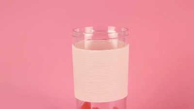 每分钟19000转，30秒化果为汁，不插电，不过滤，这榨汁杯才卖89