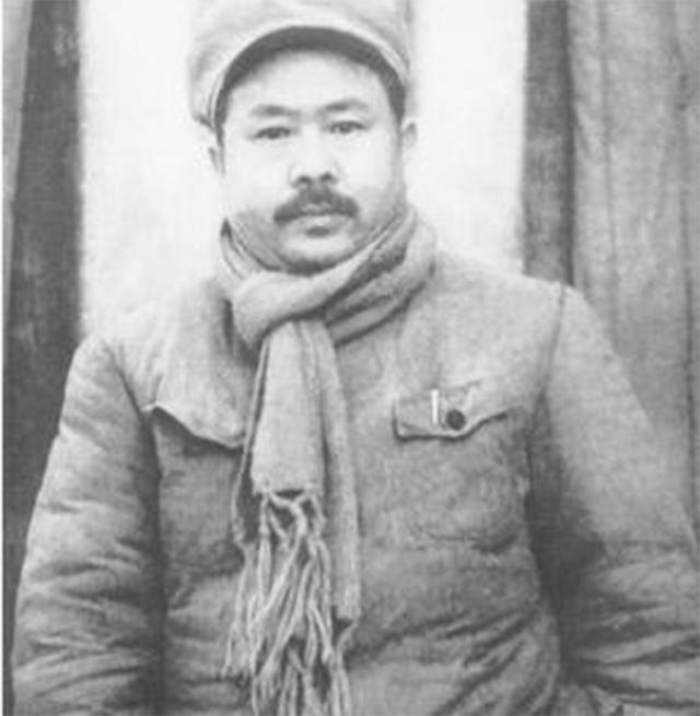 工作狂人任弼时，生命最后一刻还在工作，9个儿女只留下4人