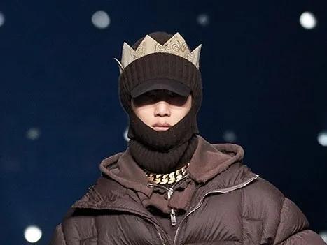 yeezygap美国首发,yeezygap国内外版本一样吗