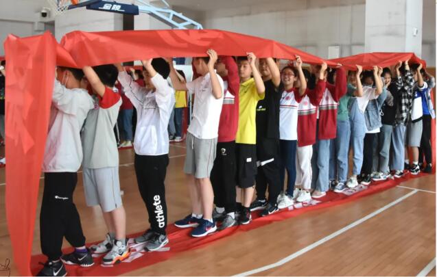 趣味运动会携手共进视频,趣味运动会携手同行