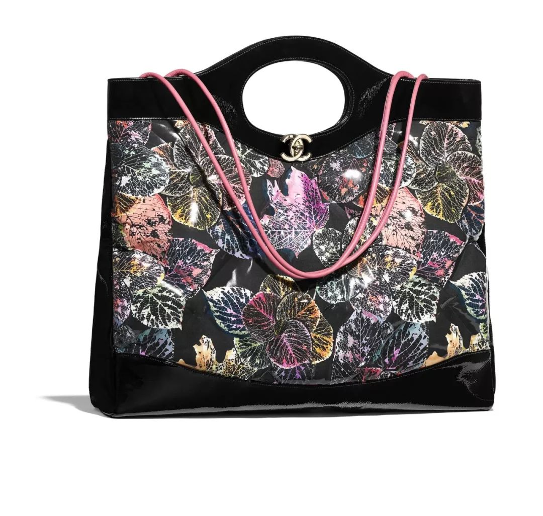 当代女生消费观名牌包,现代女士包