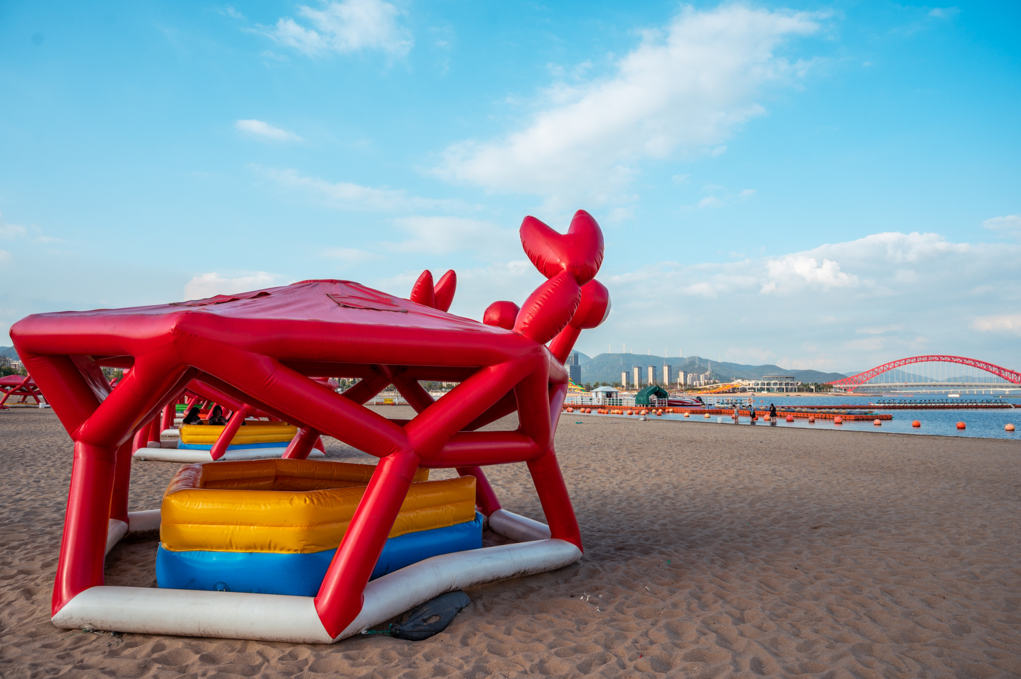 宁波附近有山有海有沙滩的地方,浙江省宁波市海边有沙滩吗