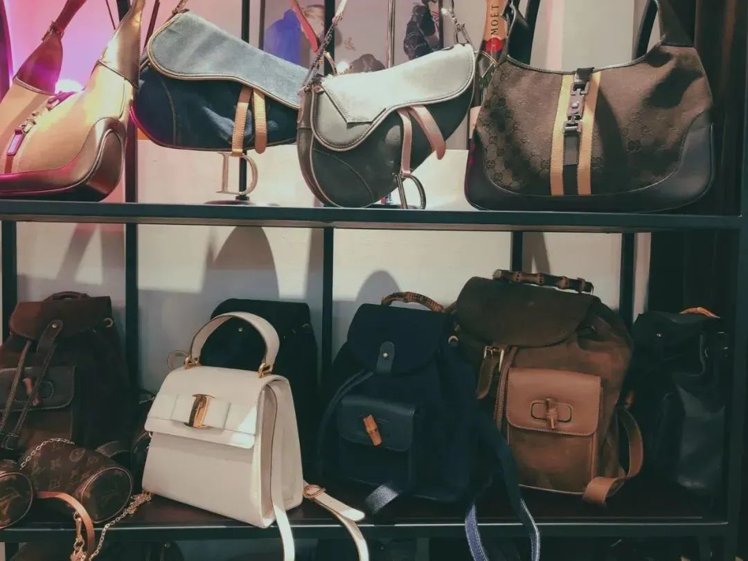 女明星为什么喜欢奢侈品,女明星都爱用的包包