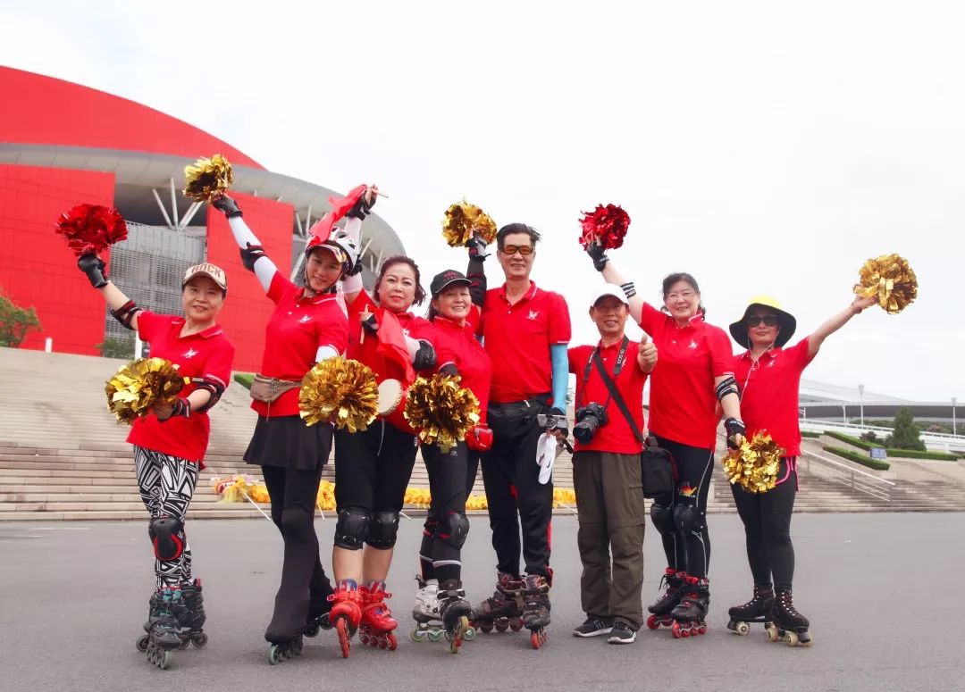 轮滑新手要从哪里开始学,学轮滑怎么学