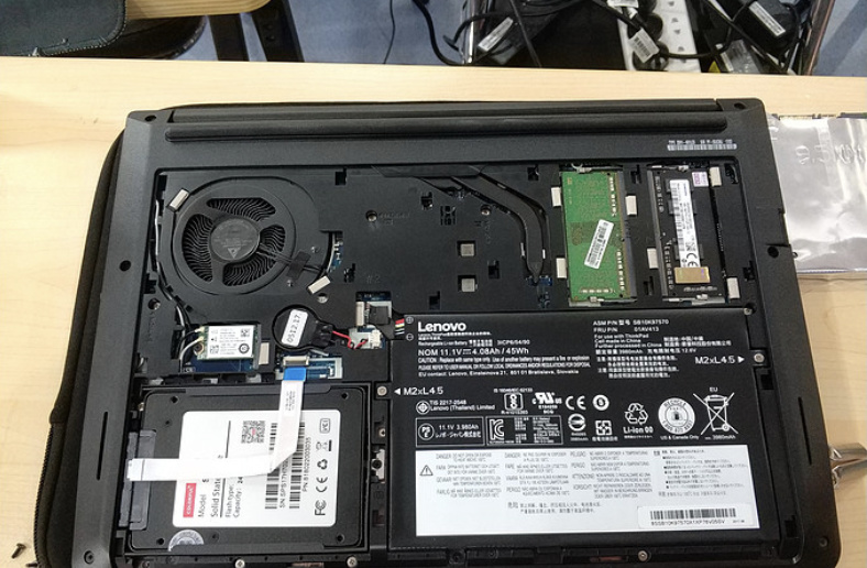 #ThinkPad升级#果粉老公为性感媳妇升级她的E470c