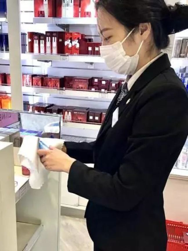 “代购”“厨子”“保洁”“学生”集齐一身，免税人全员出击