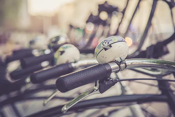 电动自行车尾灯亮什么原因,自行车尾灯闪烁是什么意思