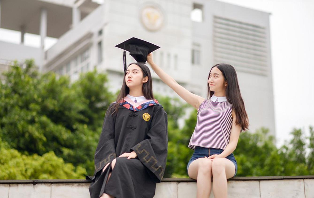 大学生活费给多少合适?大一学生:每月3000,大四学生:每月500